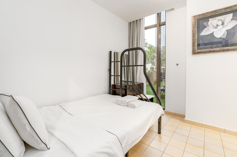 Lux BnB Duplex Casa Private Garden JBR