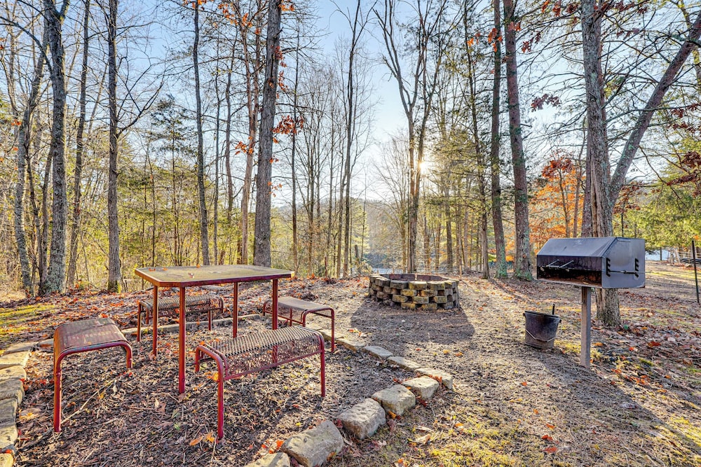 Sevierville Angler's Cabin w/ Pond Access!