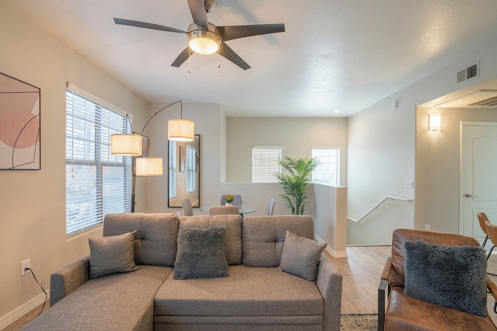 ROVE LIVING/KB - Lex on Central