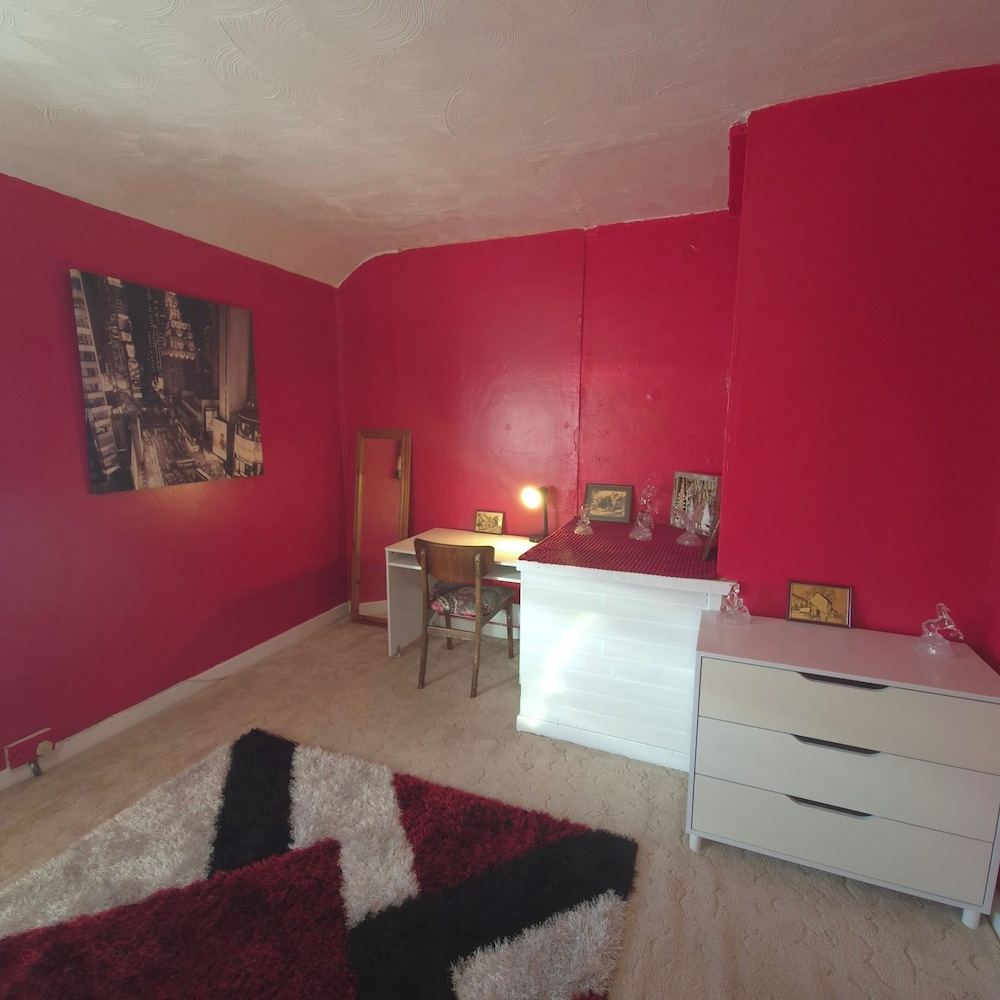 Swansea Serenity Retreat-3 bed House-large Garden