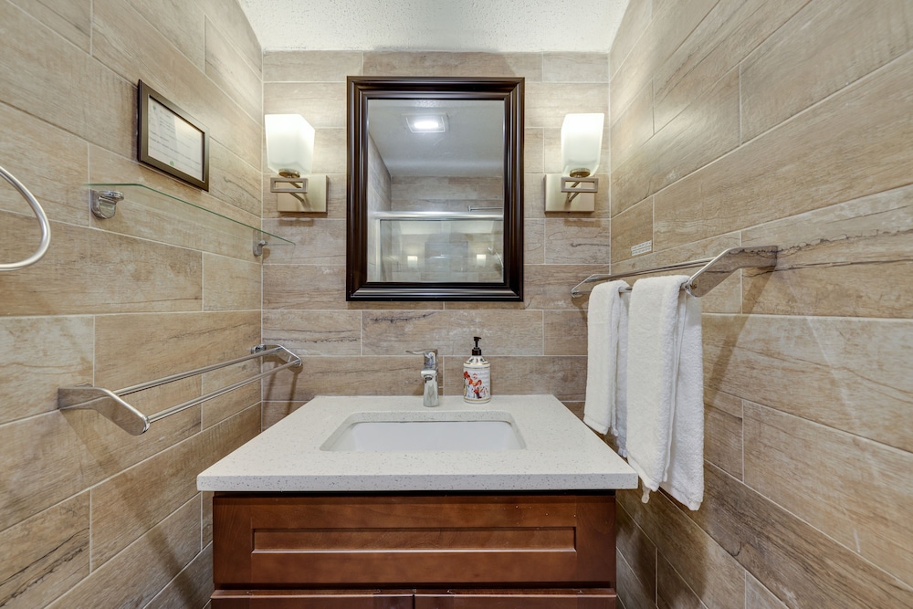 Pocono Paradise Ultimate Camelback Getaway 4 Bedroom Townhouse