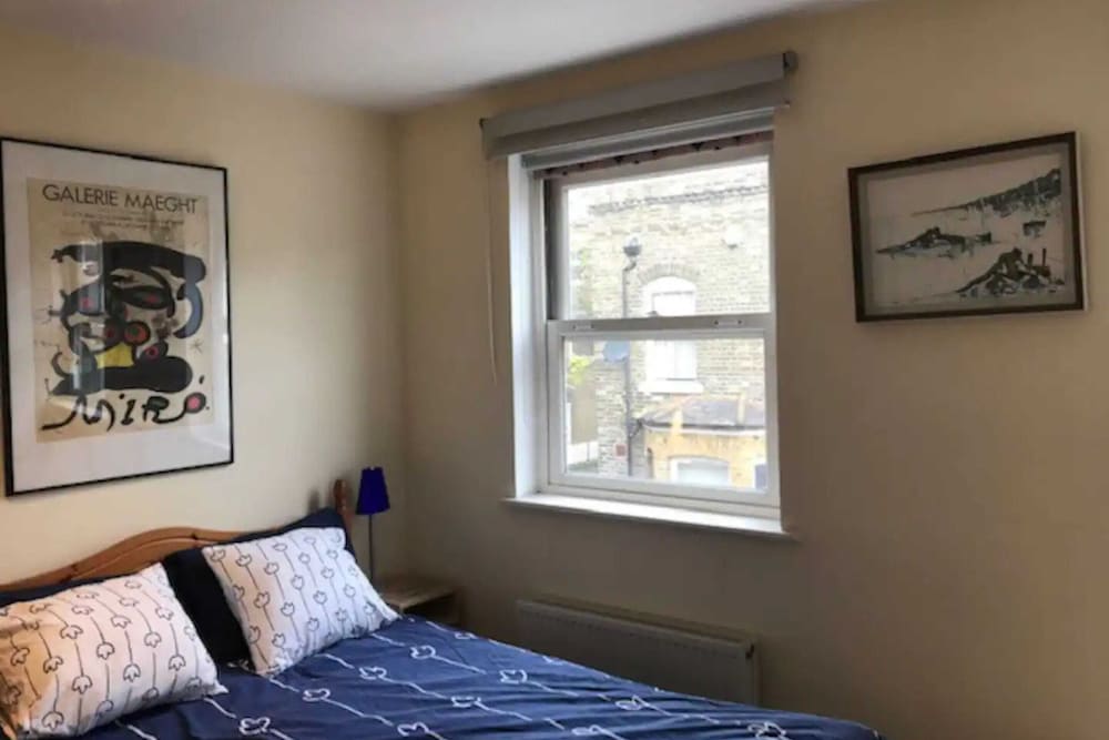 Cheerful 4 Bedroom Home in the Heart of London