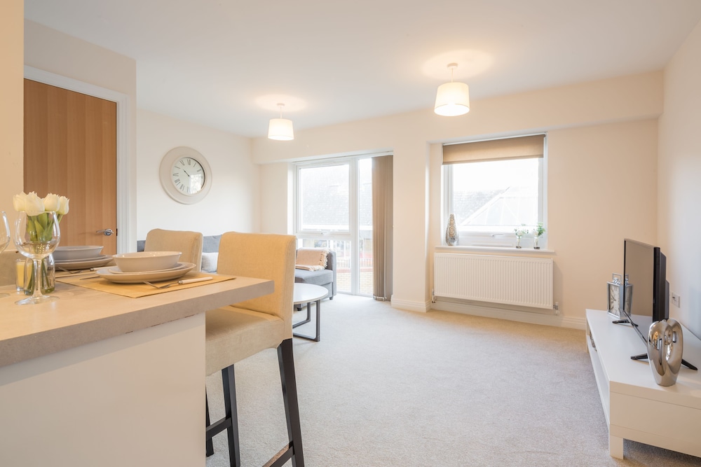 Stevenage Vacations - Skyline Luxury Apartments - Property Image 7