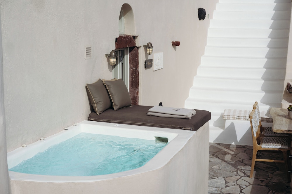Nano Oia Villas
