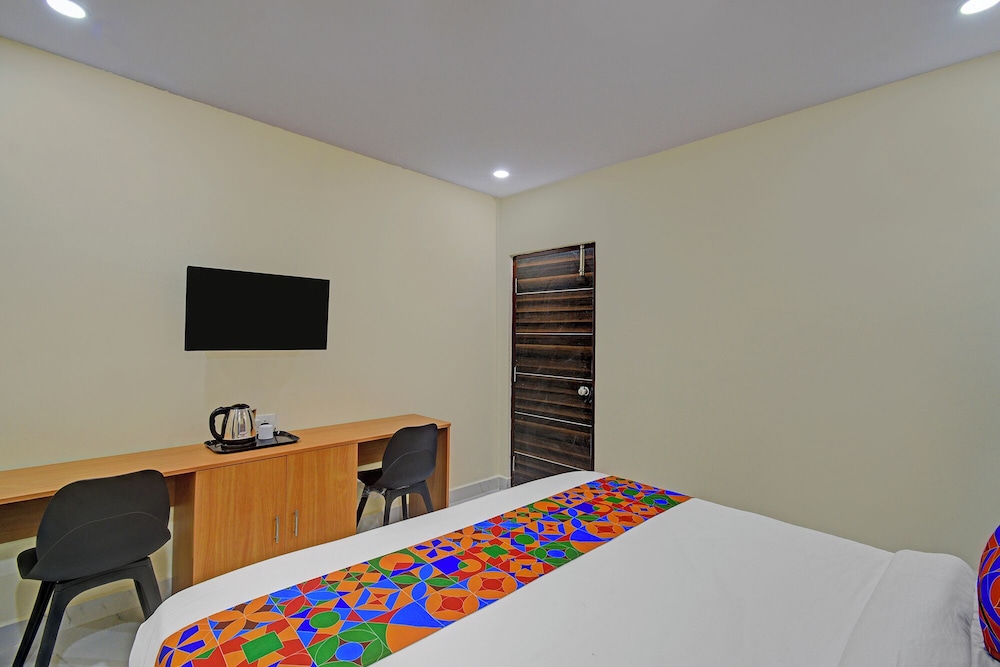 Fabhotel Srikara Grand Luxury Rooms
