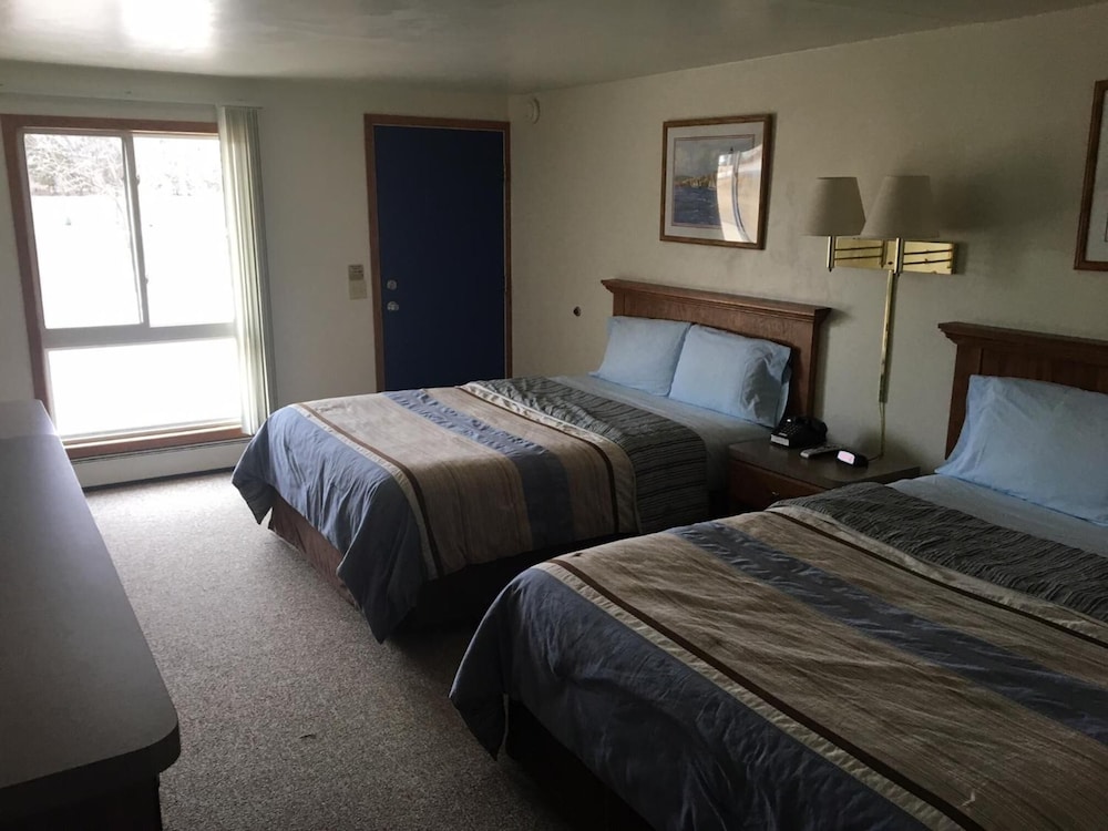 Coho Motel and Suites