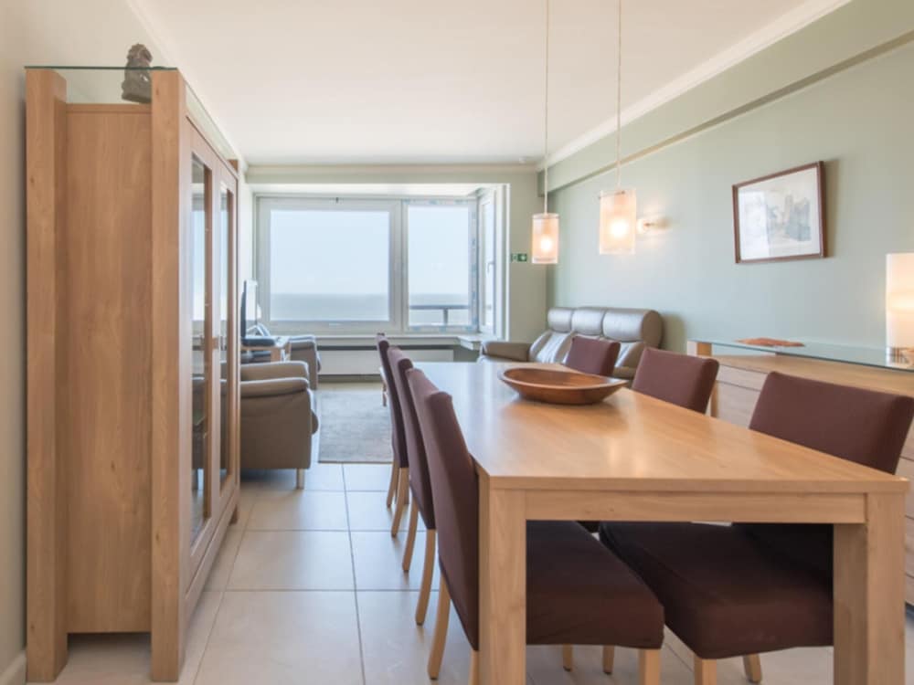 Apartment With Marina View