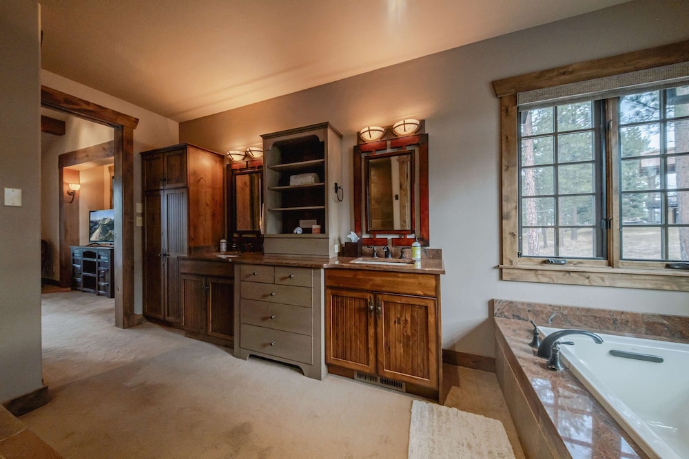 Wilderness Club Chalet