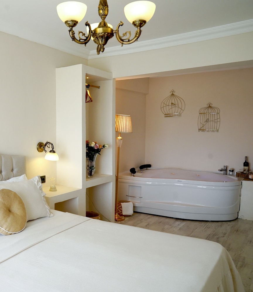 Cunda House Küçük Otel - Image 45