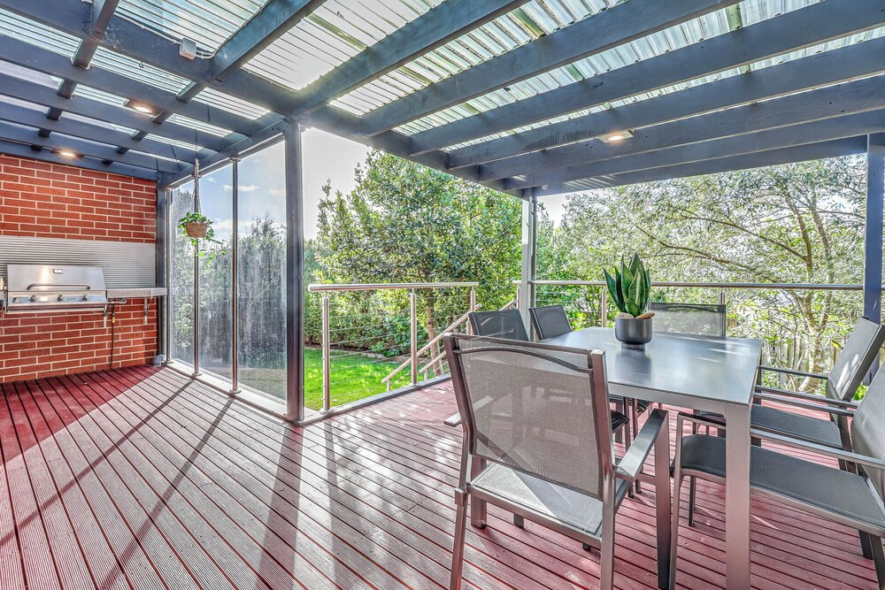 StayAU Gorgeous 5BR BBQ Home Geelong
