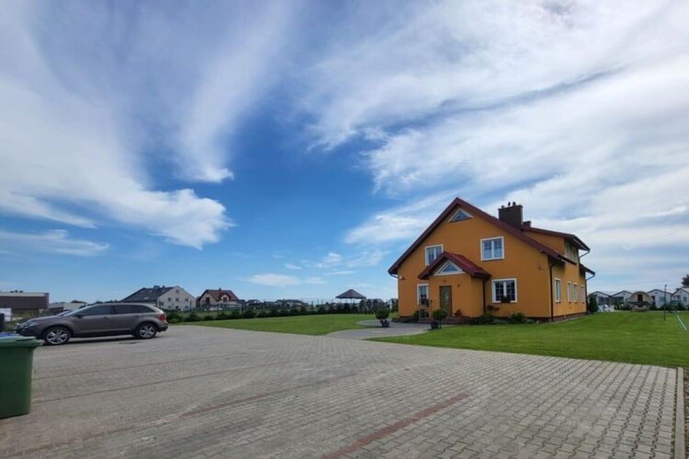 Comfortable Apartment, 5 Bedrooms, Summer Pool
