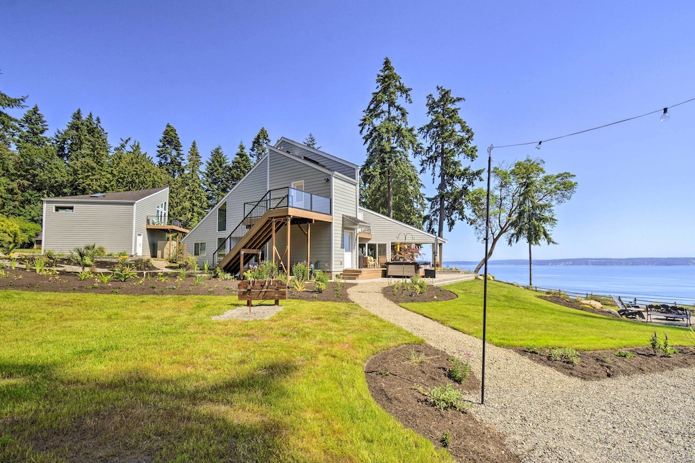 Hike, Bike & Explore: Oceanfront Kingston Getaway view 4
