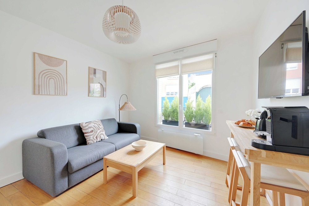 Charming Apartment - 1br-4p- Suresnes