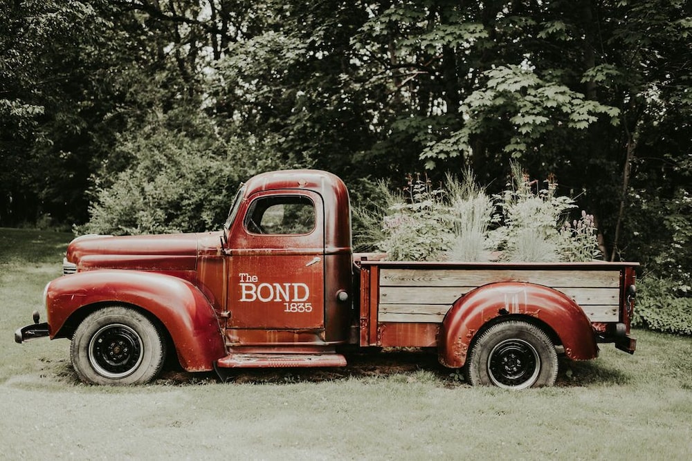 The Bond 1835