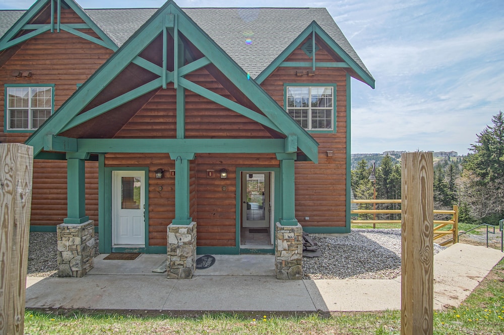 Camp 4 #21: 2 Bedrooms, 2.5 Baths: Slope Side, Gas Fireplace
