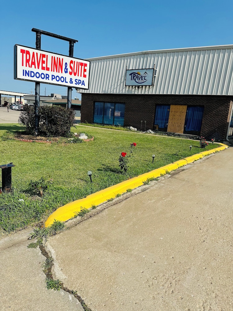 Emporia Vacations - Travel Inn  Suites - Property Image 5