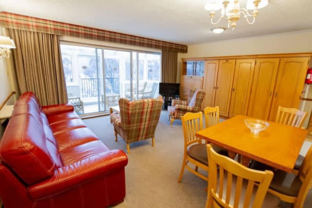 Loch Rannoch Highland Club Red Squirrel Lodge 05