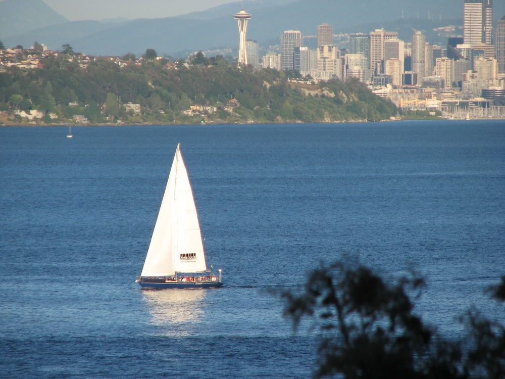 Skiff Point Guest House