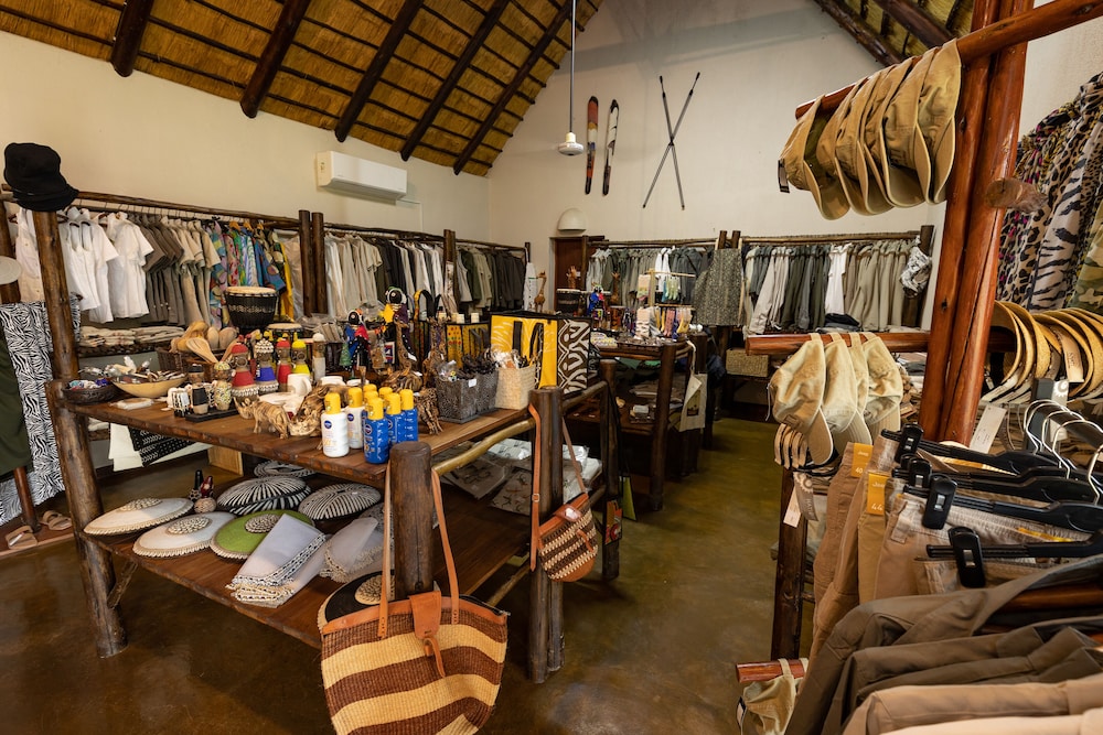Nyati Safari Lodge