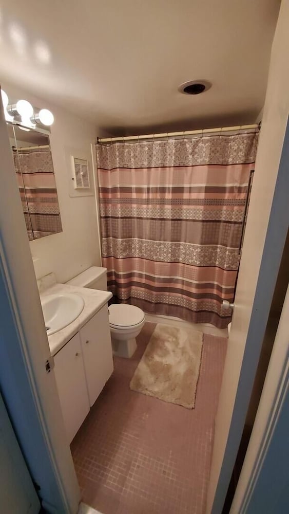 Atlantis 1608 2 Bedroom Condo by RedAwning