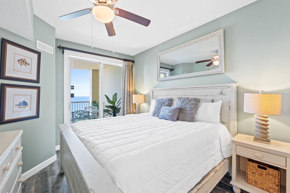 Grand Panama Beach Resort by Book That Condo