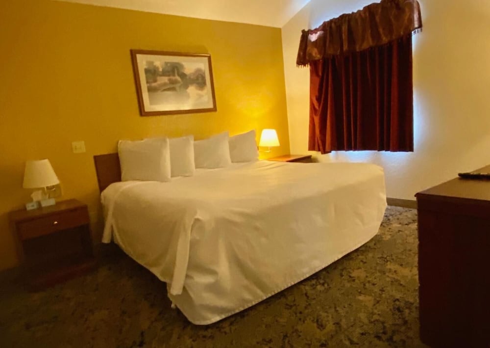 Salina Vacations - Rodeway Inn - Property Image 9