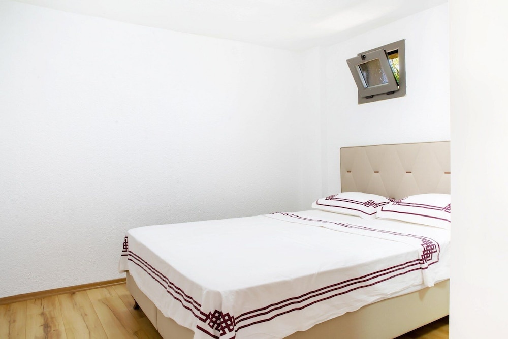 BD4140 by İmportant Group Travel