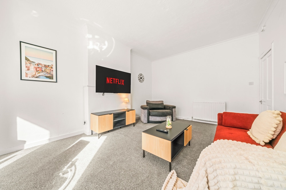 Cosy and Bright 3-Bedroom Flat