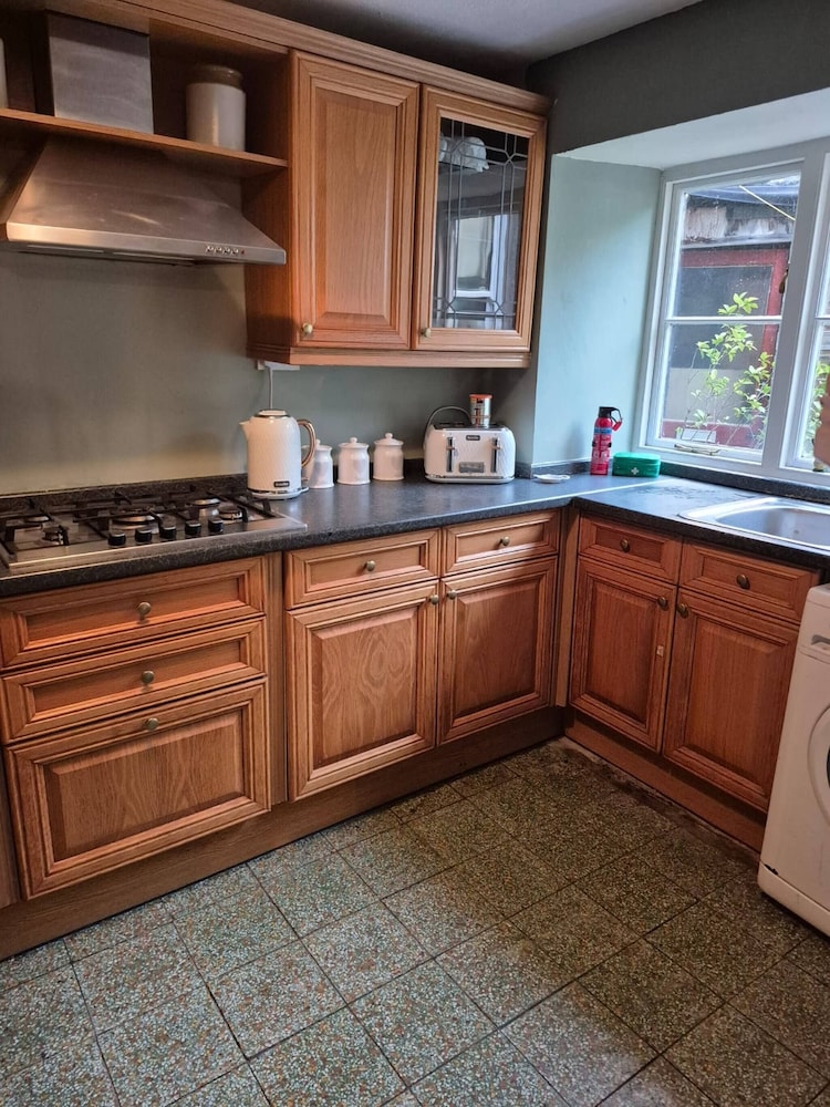 Charming Dolgellau Townhouse With Garden, Perfect for Families