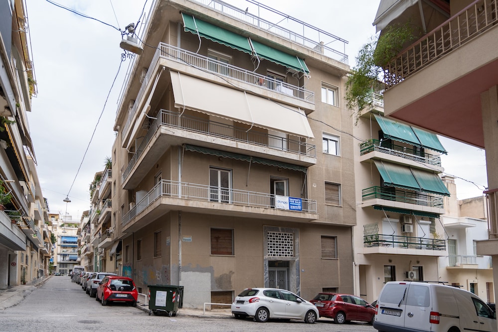 Athens Hideout apt with rooftop