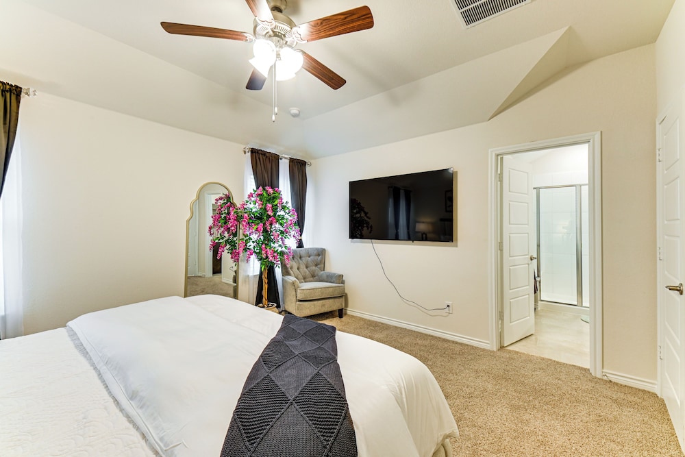 12 Mi to Dtwn Mckinney: Modern Gem w/ Patio & Yard