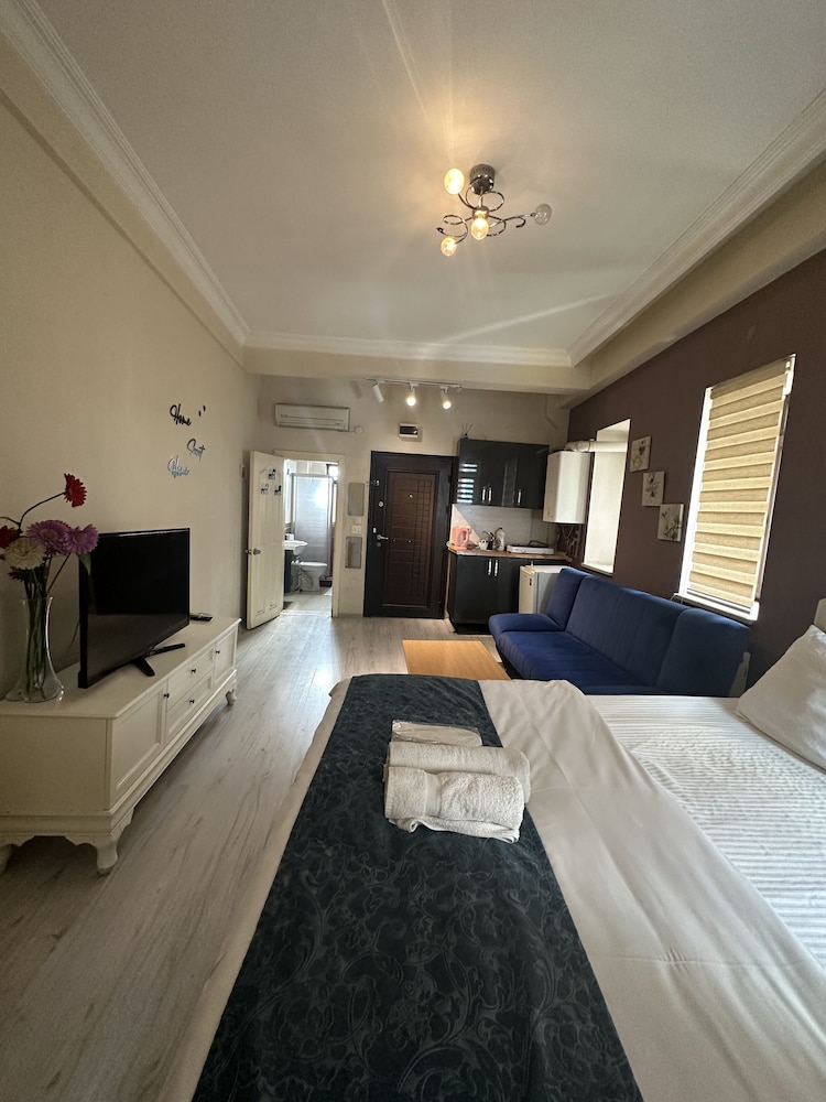 Green Bird Süit - Image 16