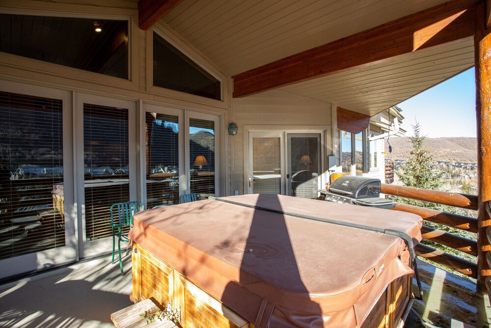 Trail's End Lodge at Deer Valley Resort - Three Bedroom Residence with Den and Spa #303 3 Condo