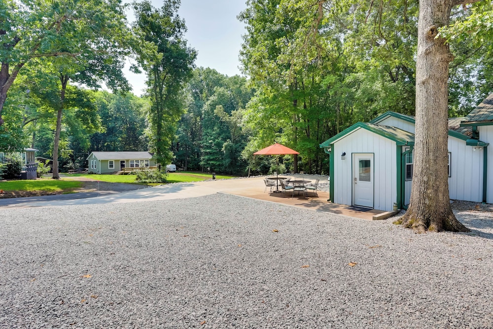Shared Boat Dock & Ramp at Kentucky Lake Retreat