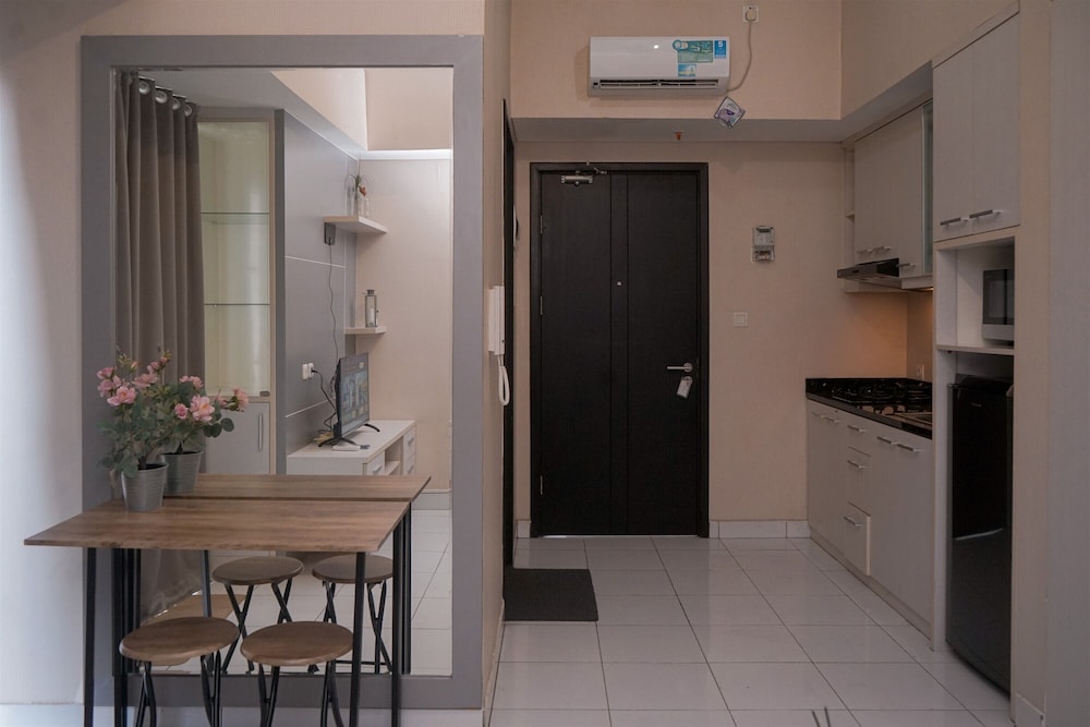 Cozy And Best Deal Studio Apartment Casa De Parco