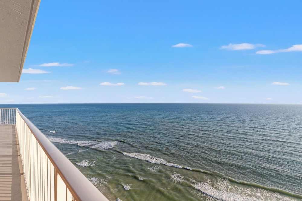 Treasure Tides3br Beachfront Corner Unit Sleeps 8 With Stunning Gulf Views!
