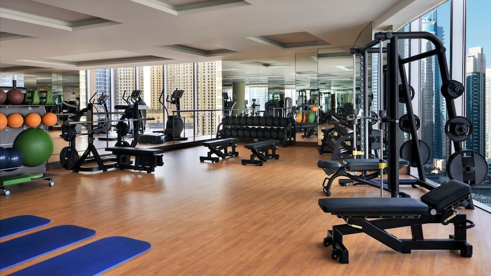 Chic 1BR in Dubai Marina w Direct Mall Access