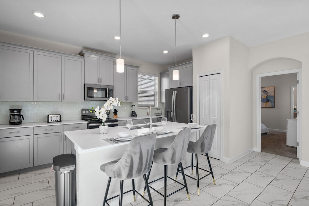 Chic 5bed Home Close to Disney Parks