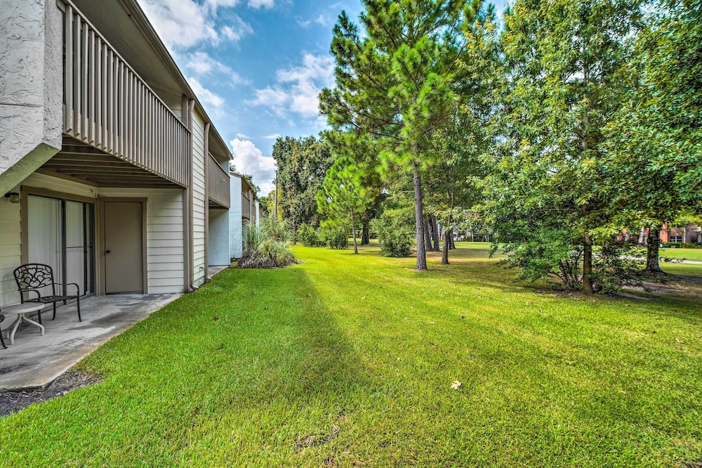 Lake Conroe Luxury Golf Condo: Dining and Boating! view 4
