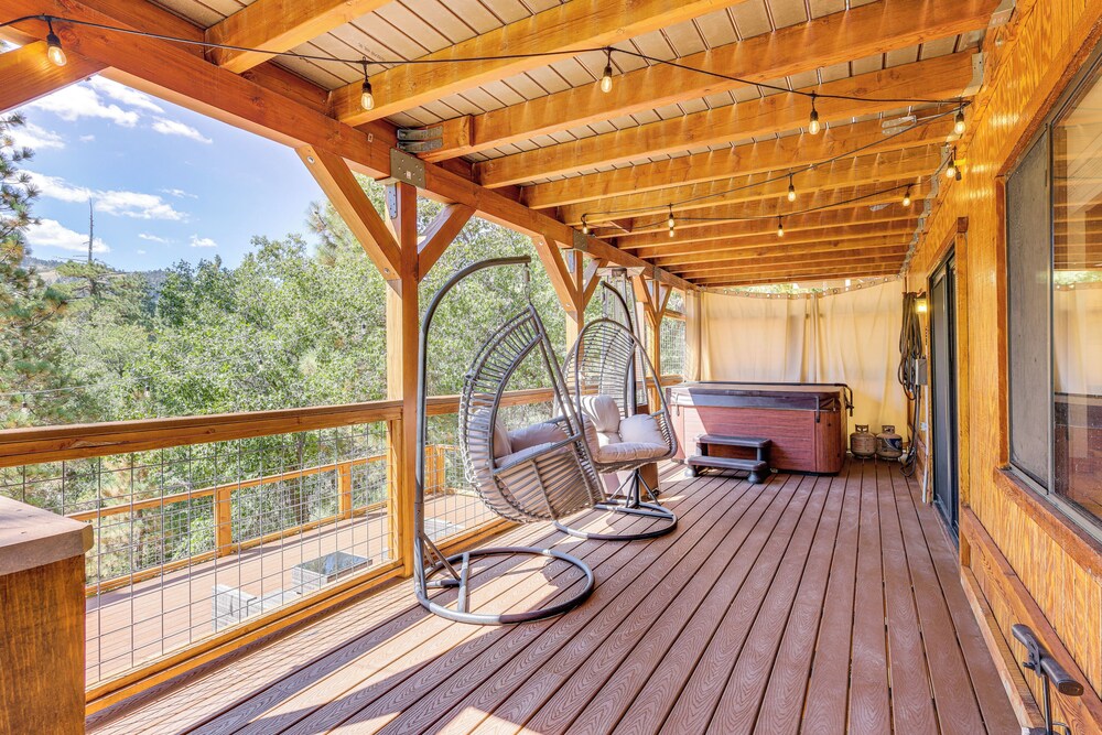1 Mi to Skiing: Mtn-view Cabin in Big Bear Lake
