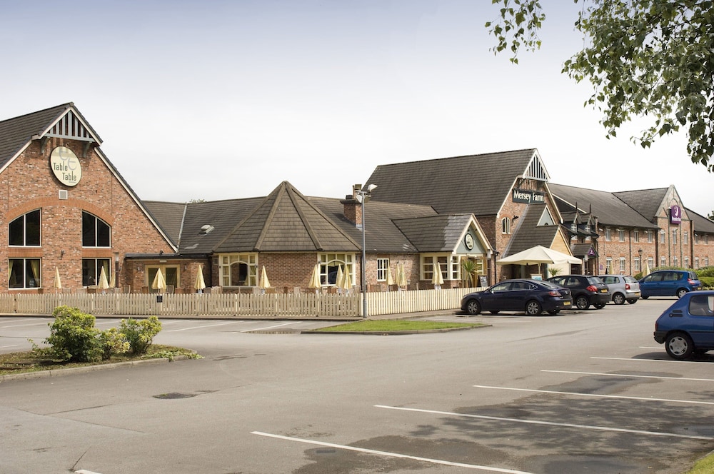 Premier Inn Manchester - Sale 5