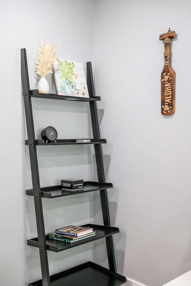 Chic Modern Stay w Patio Near LA Best Sights6