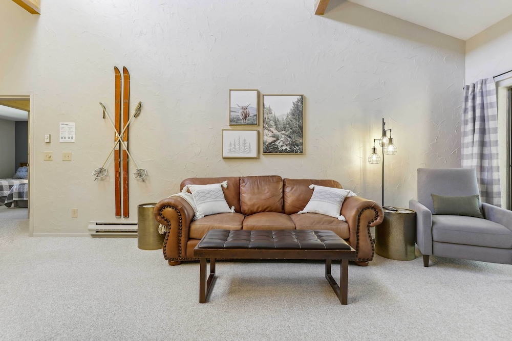 Cozy Winter Park Condo: Bike, Ski, & Hike!
