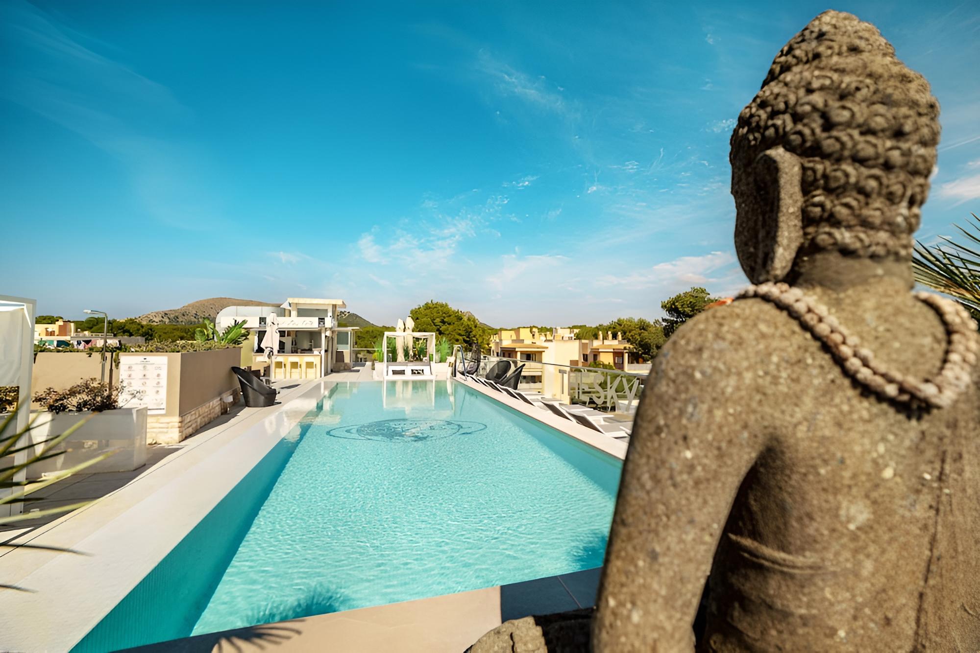 Hotel The Sky – Adults Only