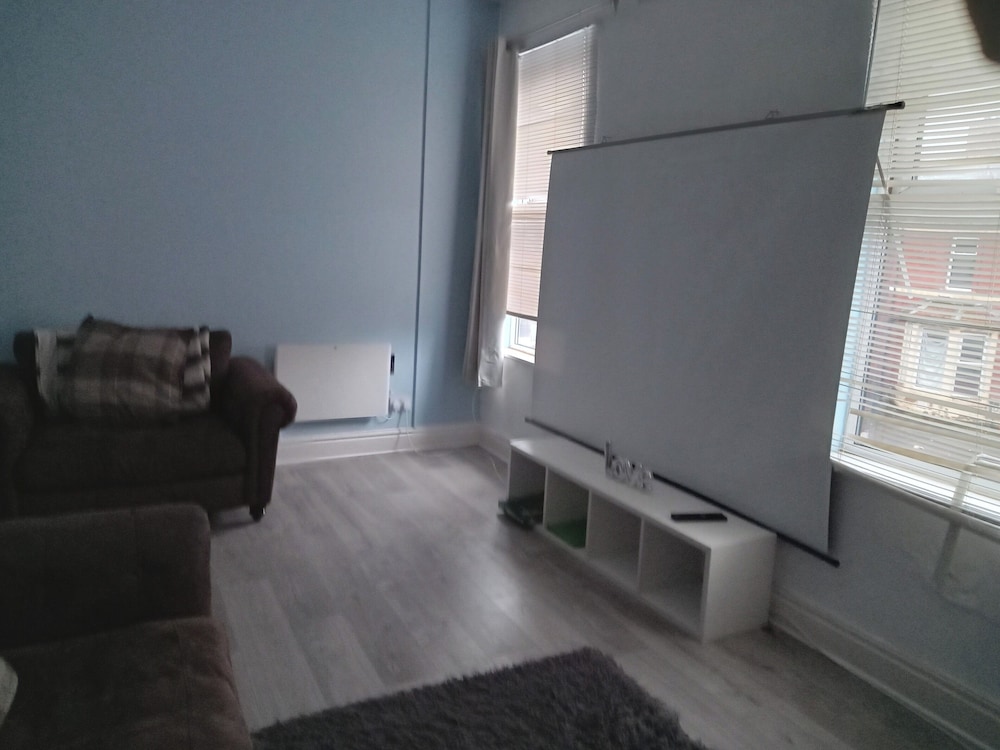Sunny Seaside Apartment in Blackpool