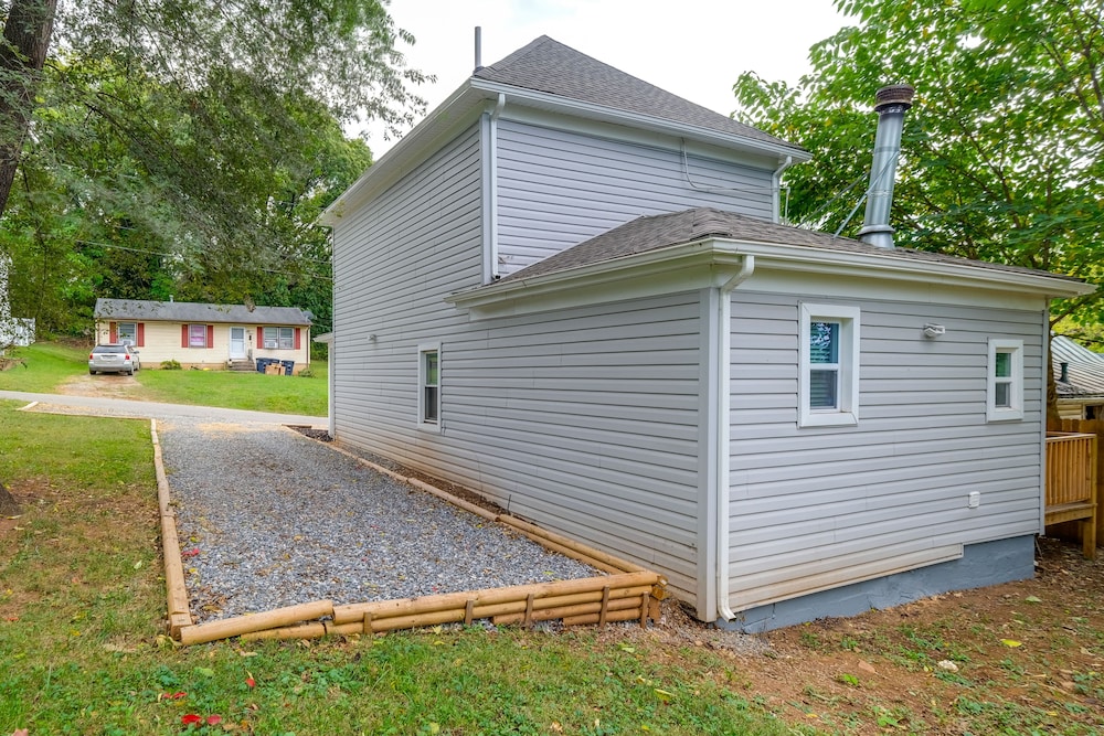 Charming Roanoke Vacation Home - 1 Mi to Downtown! view 5