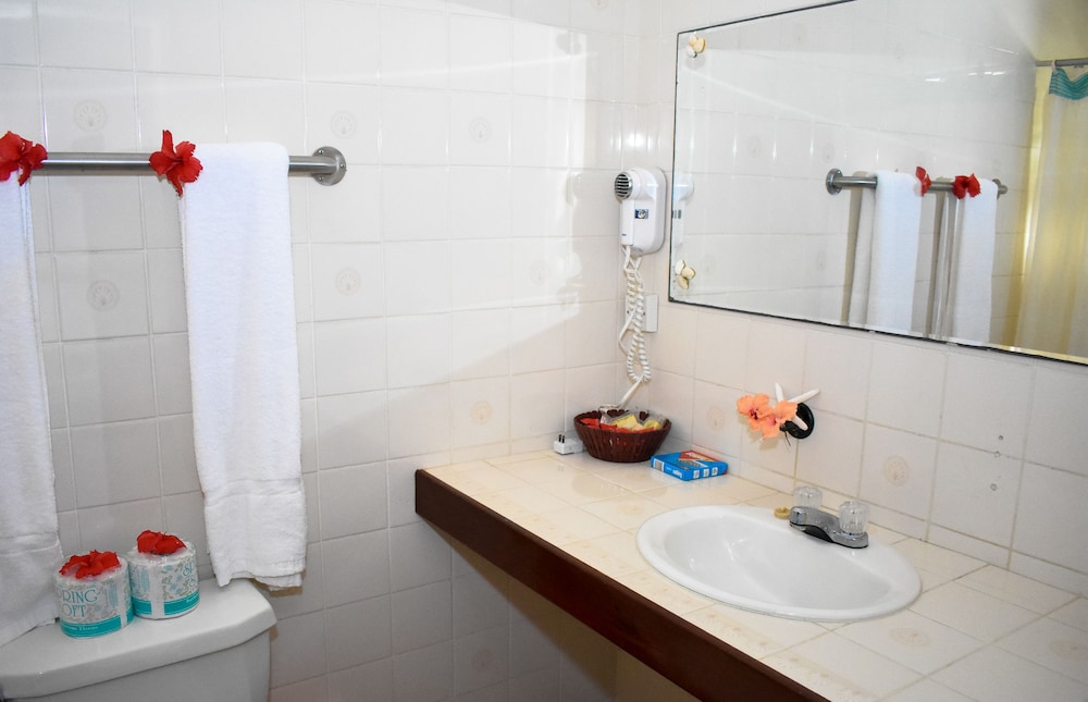 Catamaran Hotel Marina - Property Image 30