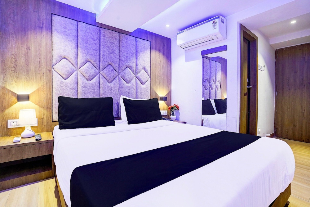 Pleasant Stays Near Powai Lake Mumbai
