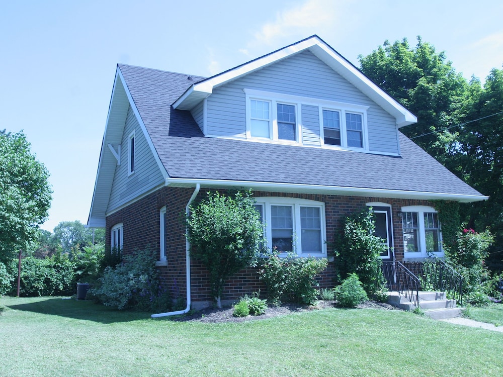 Eastwood Tourist Lodge