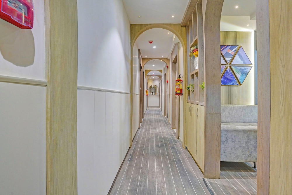 Fabhotel Blu Rooms
